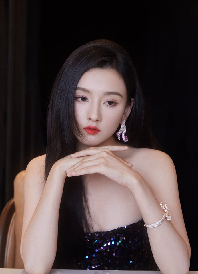 Chinese Celebrities Return to Spotlight After Scandals Song Zuer 1