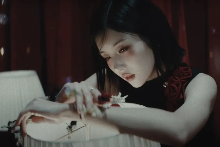 Kwon Eunbi – Hello Stranger lyrics