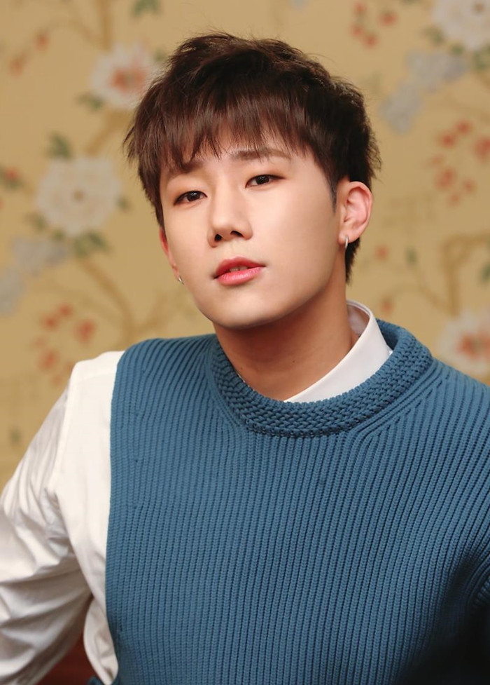 celebrities-call-out-agency-ceos-sunggyu