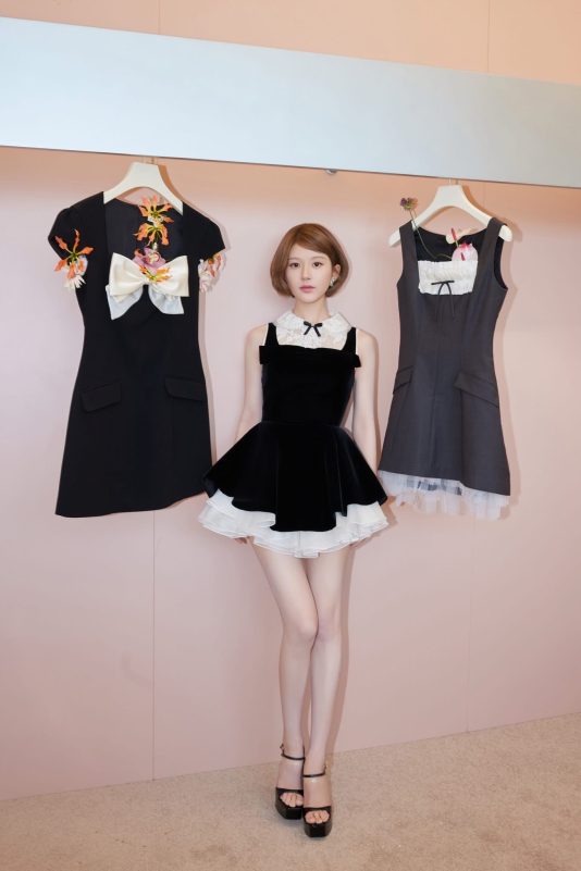 Zhao Lusi Jorya event appearancewoman-dresses-fashion-bow.