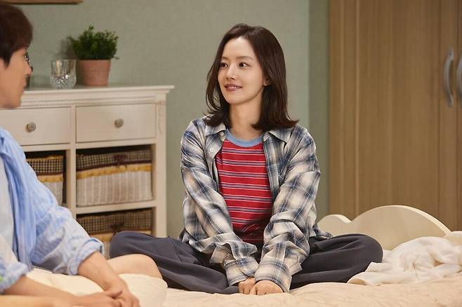 snl korea backlashbedroom-woman-casual-furniture.