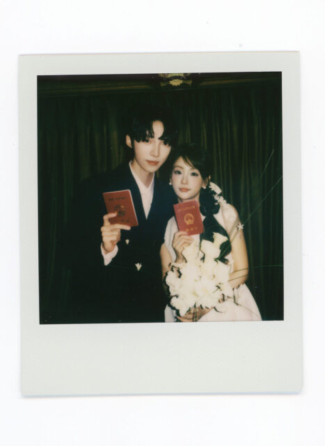 idol marries sasaeng fanPolaroid-Wedding-Couple-Certificates.