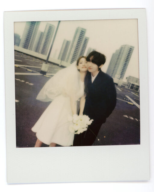idol marries sasaeng fanwedding-polaroid-cityscape-couple.