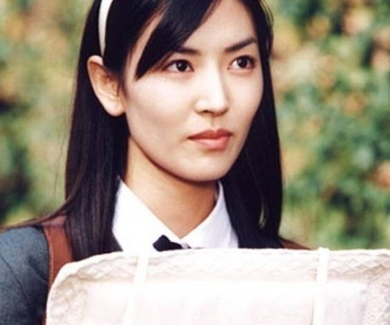 kim so yeon casting storywoman-headband-pillow-schooluniform.