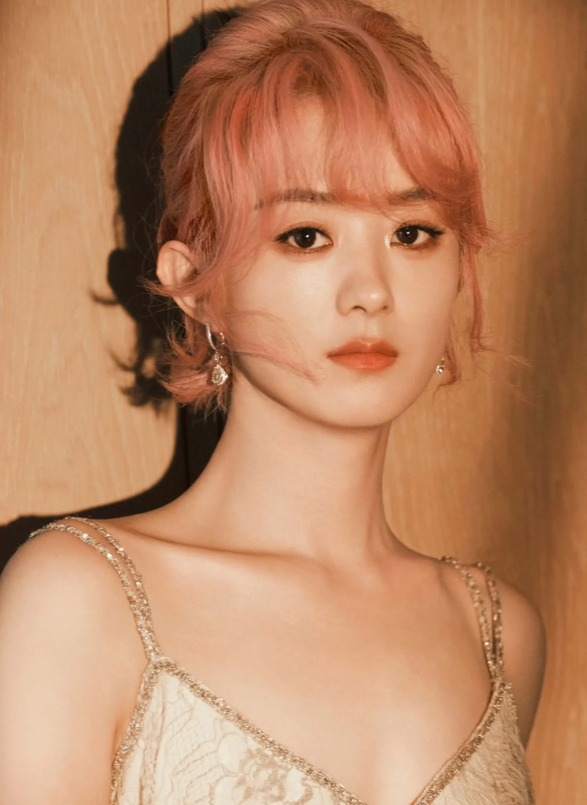 zhao liying sina controversywoman-pinkhair-earrings-portrait.