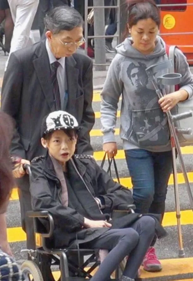 connie ng weight losswheelchair-crutches-elderly-pedestrianCrossing.