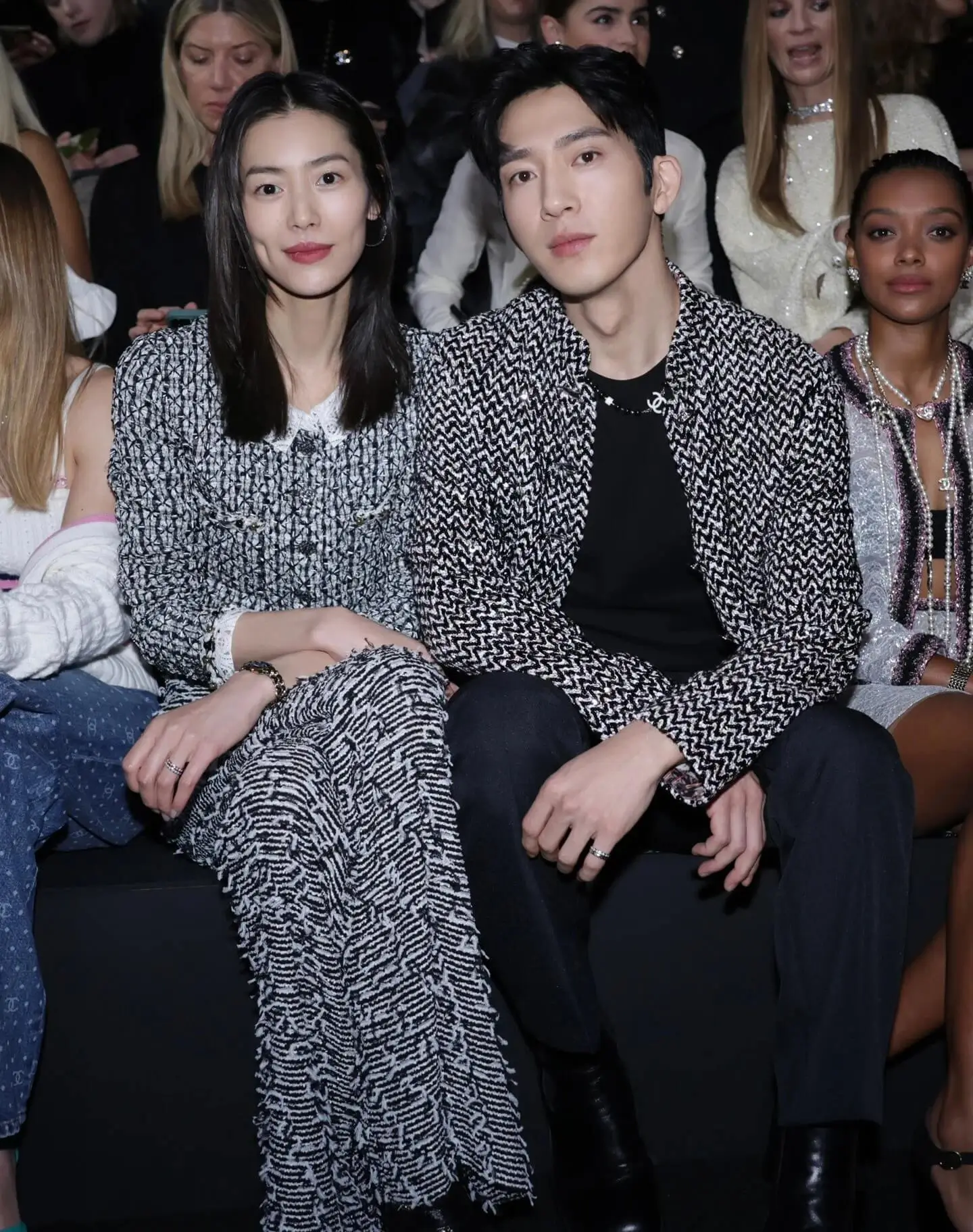 liu wen and jing boran marriageFashion-Show-Audience-Couple-Monochrome.