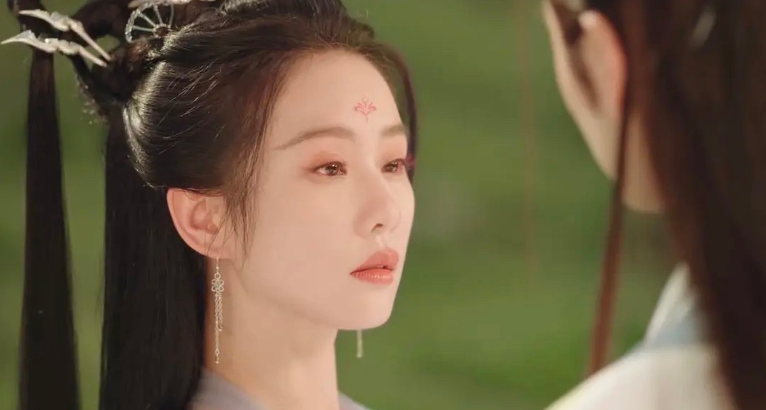 liu shishi 2025 drama flopportrait-woman-hairpin-earrings.