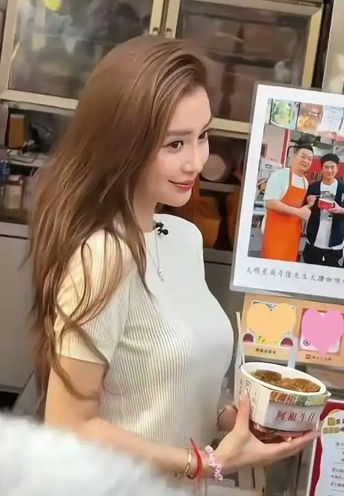 angelababy macau careerwoman-food-promotion-smile.