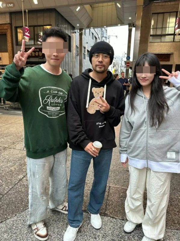 jay chou health conditionpeople-casual-peace-pose.