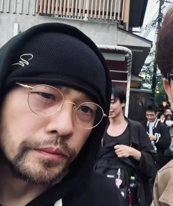 jay chou health conditionselfie-glasses-beanie-beard.