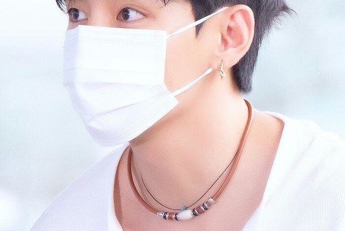 V BTS Incheon airport chaosMask-A-Necklace-A-Earring-A-Hair.