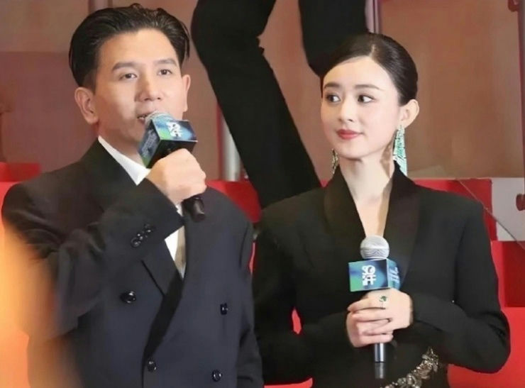 Zhao Liying Zhao Deyin relationshipevent-suits-microphone-actress