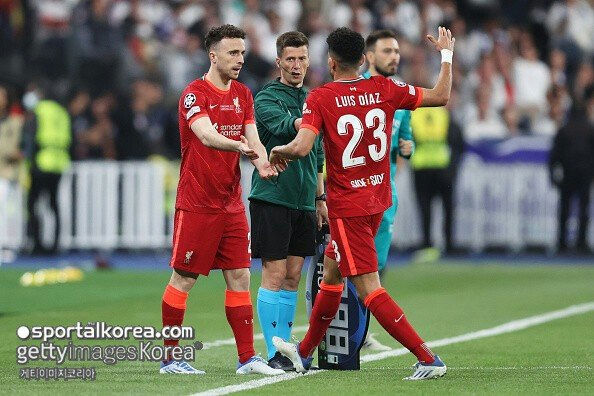 Luis Díaz Diogo Jota funeralSoccer-Substitution-Players-Referee-Pitch.