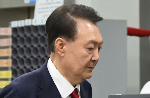 Yoon Suk-yeol re-arrest evidence tampering' 'oon' 'ukyeol' 'suit' 'tie' 'profile.