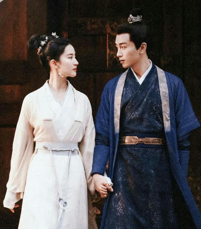 Liu Yifei Chen Xiao cheating affair rumor' 'ouple' '' 'anfu' '' 'olding' 'ands' '' 'omance.