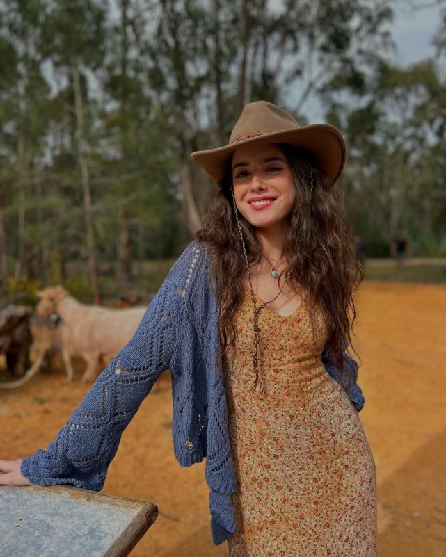 Madalena Aragão Joao Nevesportrait' 'cowgirl' 'rural' 'smiling.