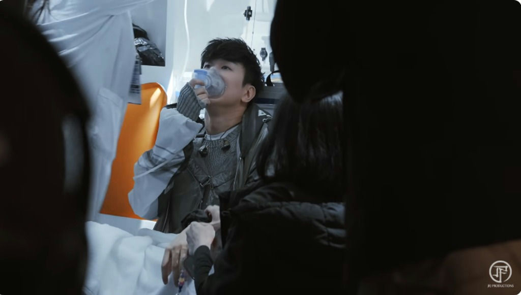 JJ Lin heart conditionmedical' 'mask' 'patient' 'hospital' 'concern.