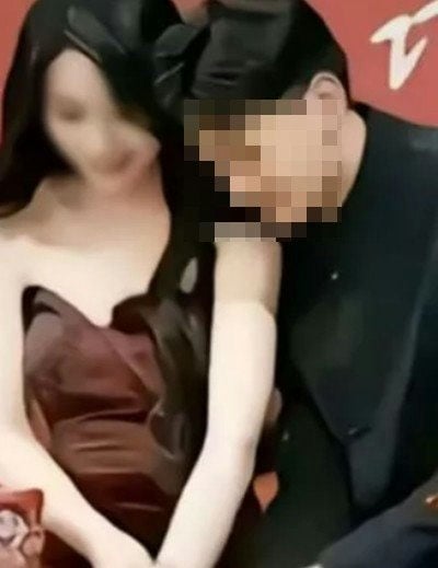 Uncle Red scandal fiancéecouple' 'dress' 'suit' 'event.