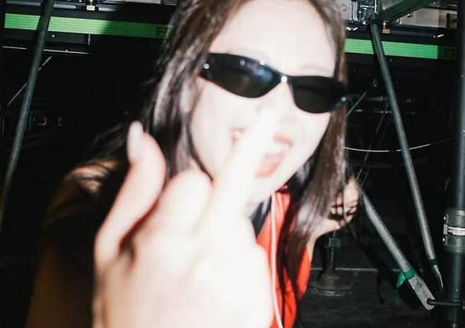 Jennie LA concert gestures