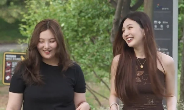 Joy Home Alone sister visit