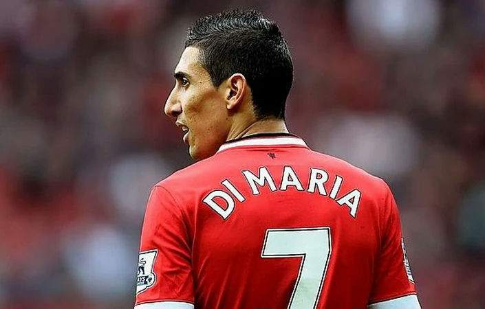 Most expensive signings in Manchester United history' 'i' 'aria' '' 'ootball' '' 'ed' 'ersey' '' 'umber' '.