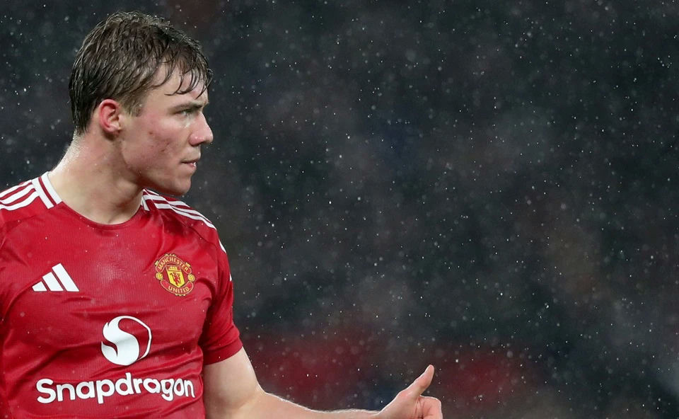 Most expensive signings in Manchester United historysoccer' 'player' 'red' 'shirt' 'rain' '' 'napdragon.