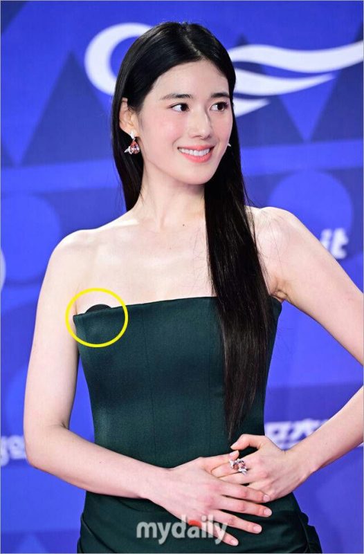 Blue Dragon Series Awards red carpet mishapswoman' 'dress' 'jewelry' 'smiling.