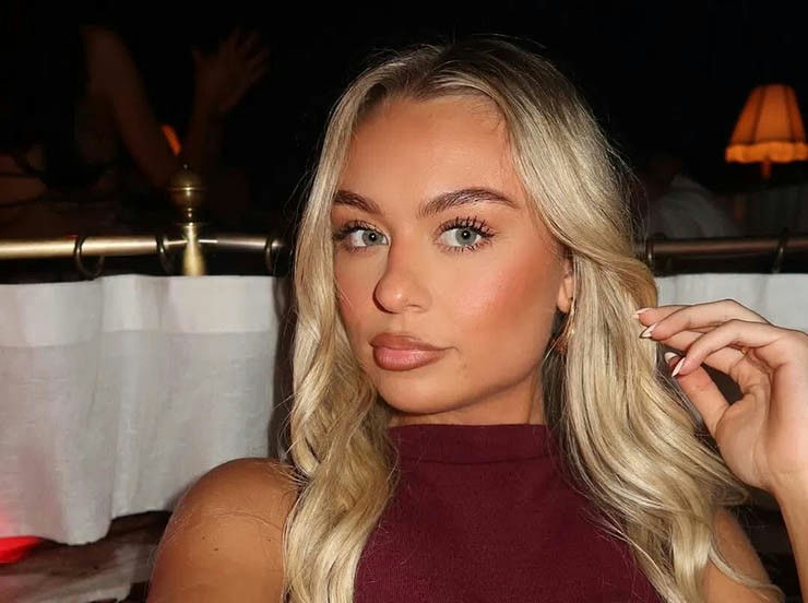 Cole Palmer breakupportrait' 'blonde' 'woman' 'makeup.