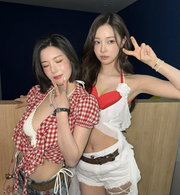 Korean celebrities summer bikini fashion' 'wo' 'omen' '' 'ashion' '' 'utfits' '' 'osing.