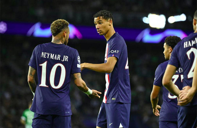 Hugo Ekitike Liverpoolsoccer' 'players' 'team' 'uniforms' 'sports.