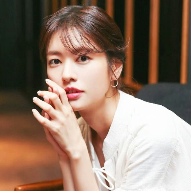 Jung So-min rom-com queenwoman' 'portrait' 'earrings' 'white' 'shirt.