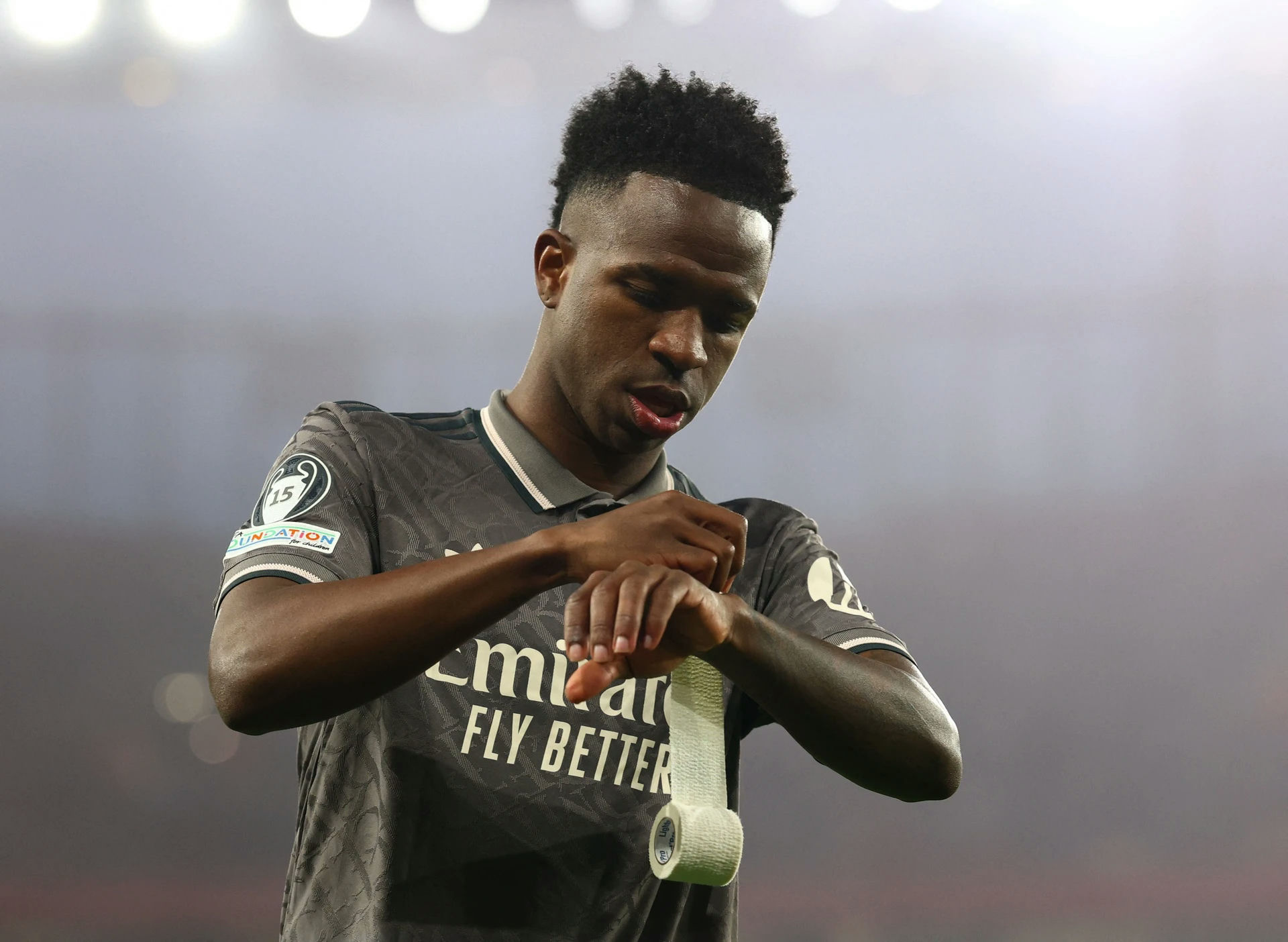 Real Madrid Vinicius transfer' 'inicius' 'bandage' 'soccer' 'player.