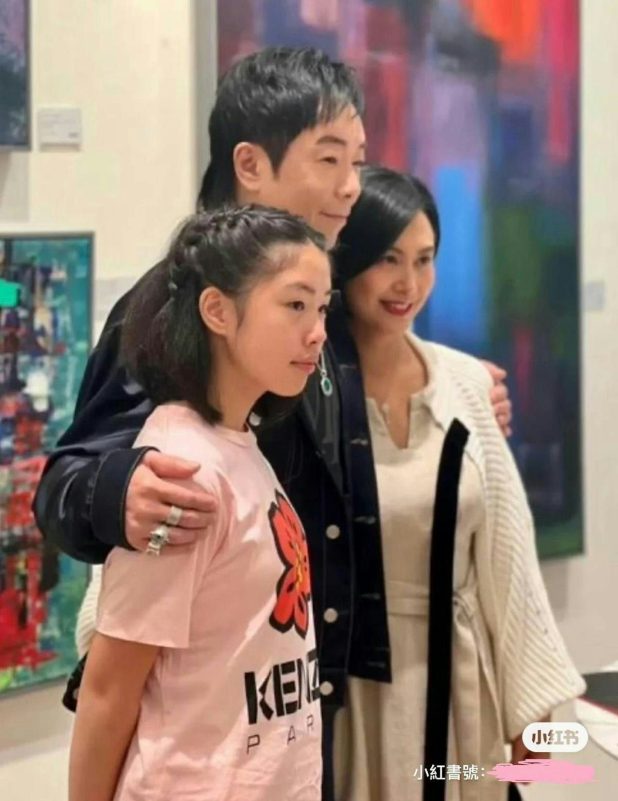 Athena Chu braless outfitfamily' 'art' 'portrait' 'indoor.