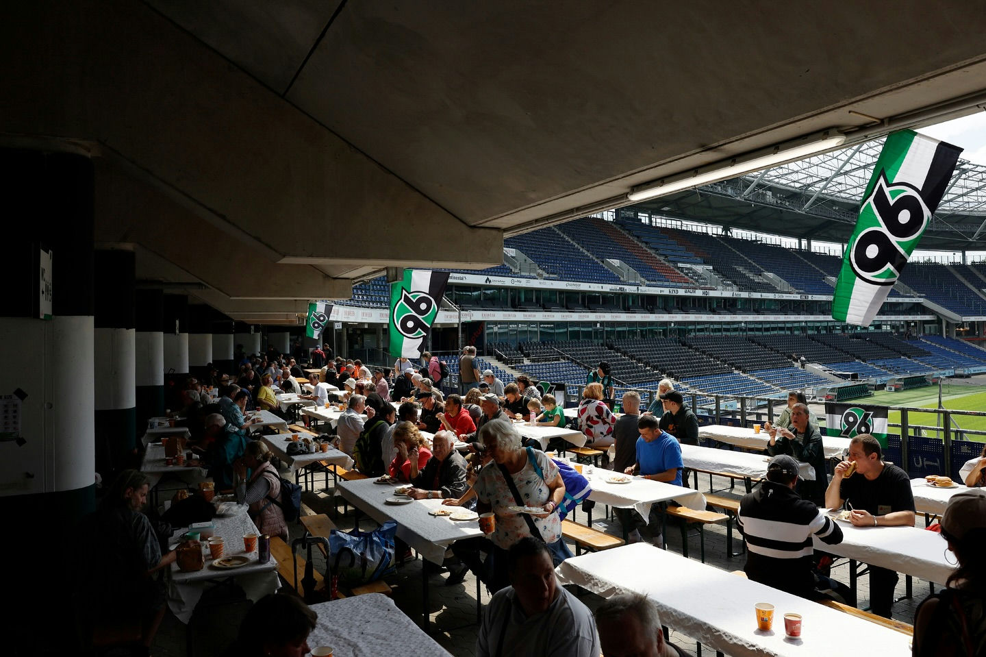 Cristiano Ronaldo Hannover 96 hotel relocation' 'tadium' '' 'annover' '' '' '' 'athering' '' 'ining.