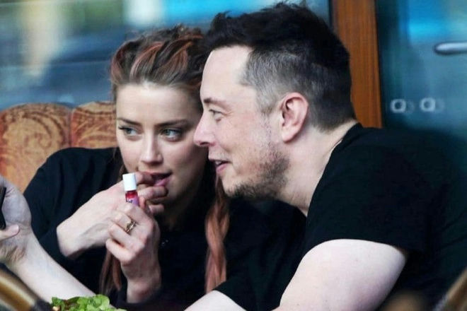 Amber Heard Elon Musk toxic relationship' 'mber' 'eard' '' 'lon' 'usk' '' 'ipstick' '' 'andid.