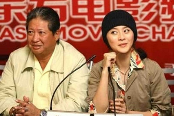 Fan Bingbing Sammo Hung child rumortwo' 'eople' 'microphone' 'panel' 'indoor.