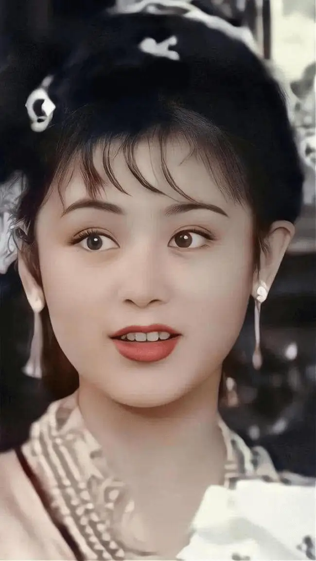 Most beautiful Chiung Yao actressesportrait' 'woman' 'hairstyle' 'makeup' 'jewelry.