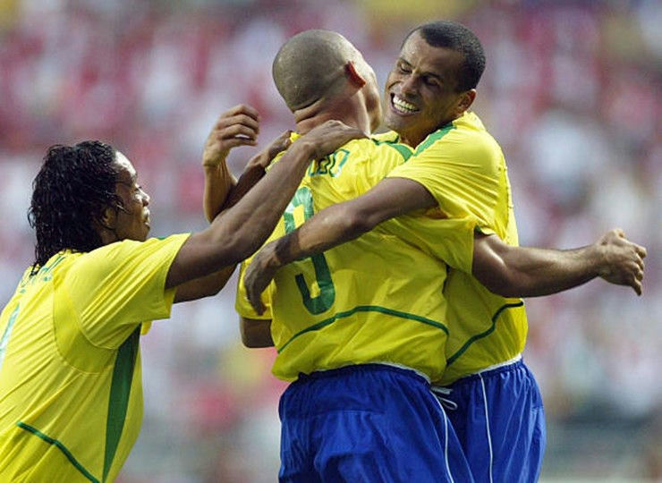 Ronaldo Ronaldinho Rivaldo Brazilsoccer' 'players' 'celebration' 'uniform' 'team.