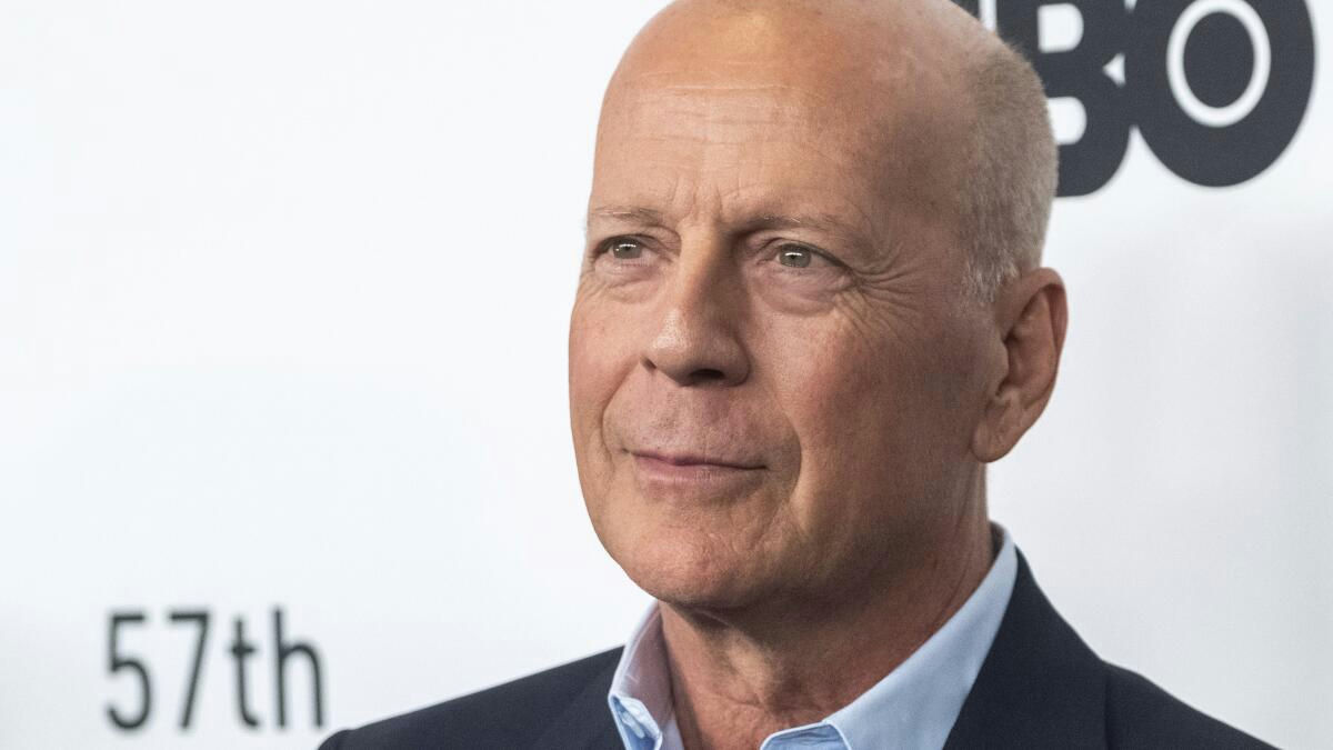 Bruce Willis final stage dementia' 'ruce' 'illis' '' 'ald' '' 'ortrait' '' 'miling.