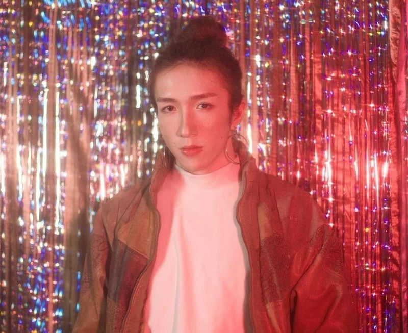 600kg LED screen accident Mirror concertperson' 'jacket' 'tinsel' 'earrings.