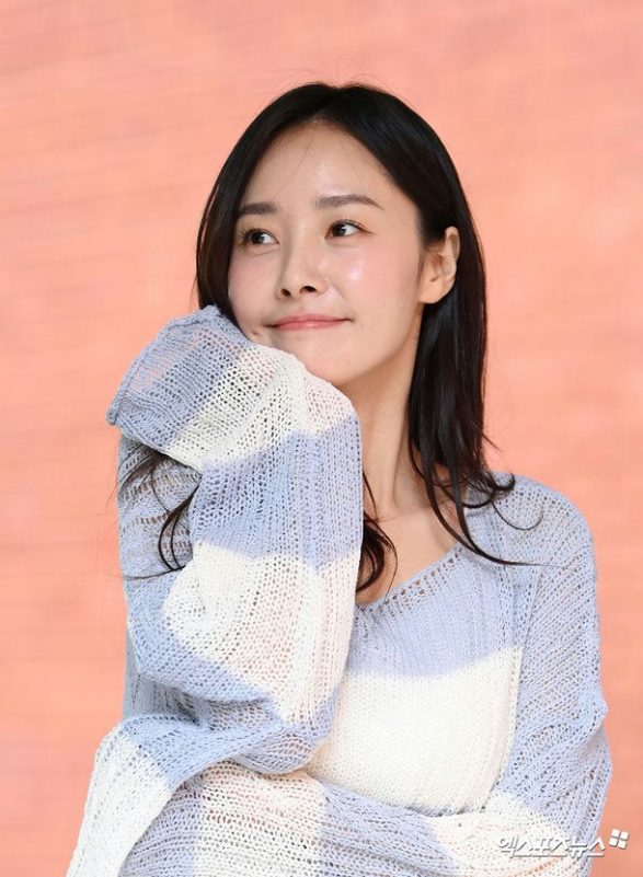Dal Shabet's Woo-hee woman' 'sweater' 'portrait' 'smiling.
