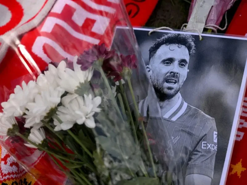 diogo jota memorial statue anfield