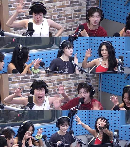Honey J World Street Woman Fighterradio' 'panel' 'headphones' 'expressions.