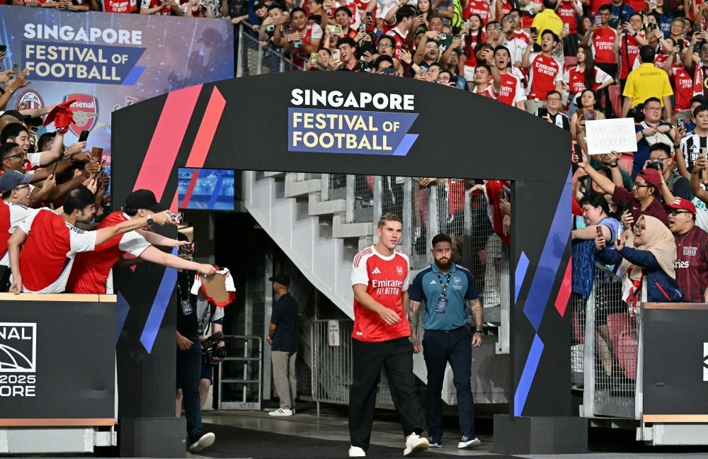 Viktor Gyökeres Arsenal transferfootball' 'soccer' 'fans' 'athlete.