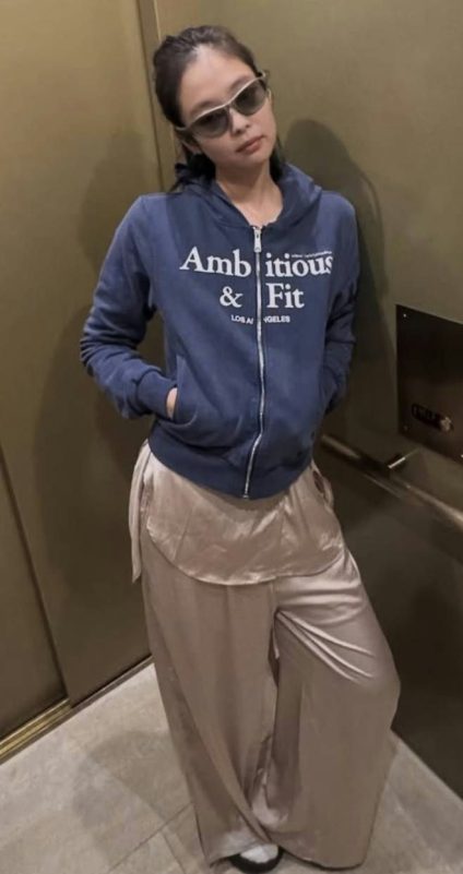 Jennie low-rise pants Torontowoman' 'sunglasses' 'sweatshirt' 'pants.