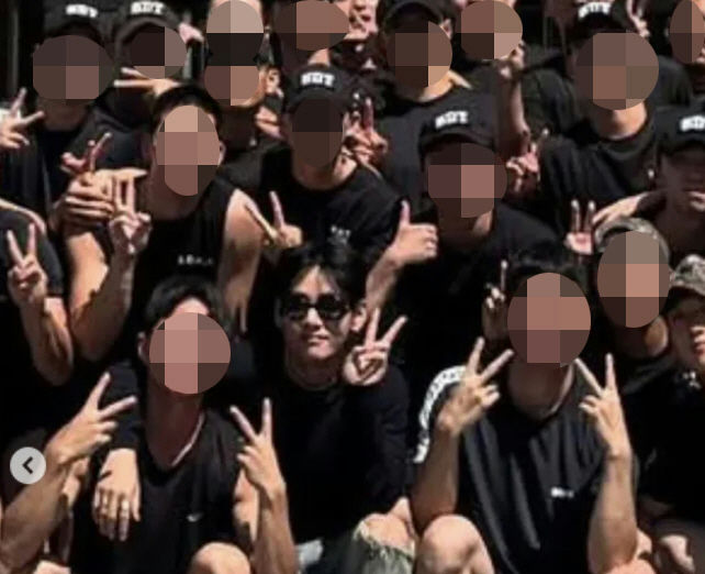 BTS V SDT visitgroup' 'blackclothing' 'peace' 'sunglasses.