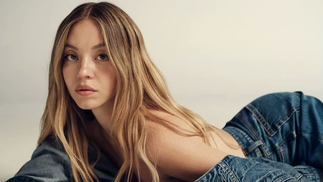 Sydney Sweeney jeans ad' 'ydney' 'weeney' '' 'eans' '' 'ong' 'air' '' 'ortrait.