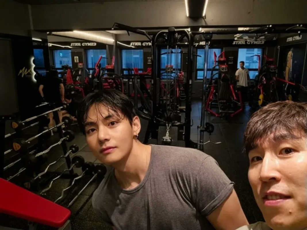 BTS V gym photosgym' 'selfie' 'men' 'weights.