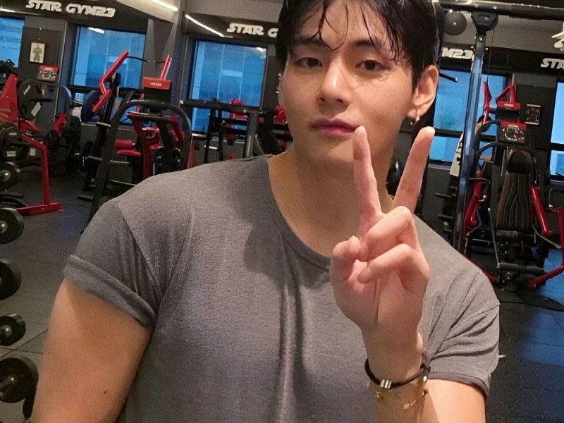 BTS V gym photosman' 'gym' 'peace' 'ign' 'tshirt.